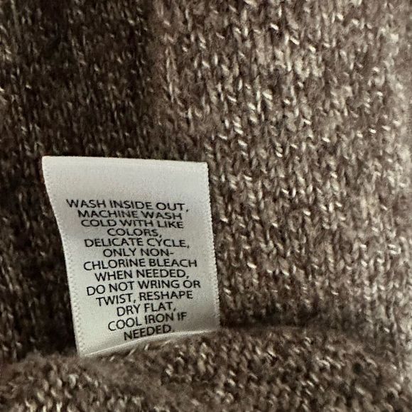 Long Sleeve Sweater Size M Croft & Barrow Brown Cream - Picture 4 of 5
